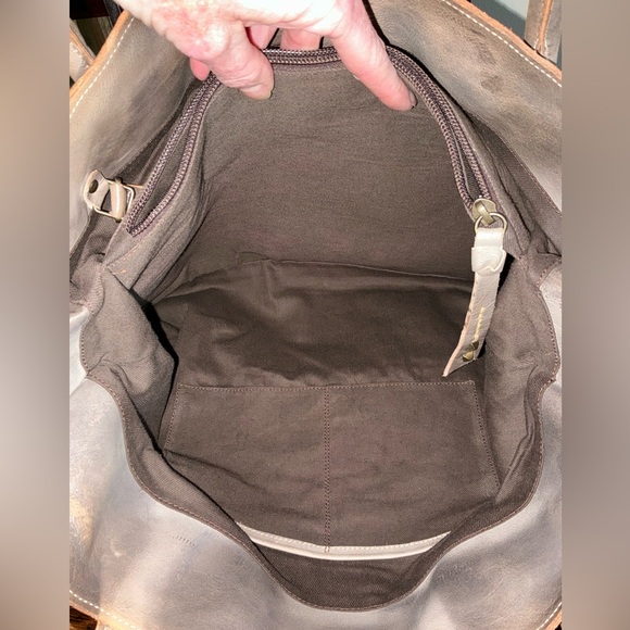 NWOT Bed Stu Leather Rockaway Shoulder Bag Crossbody Tote Taupe Driftwood $345 - Picture 12 of 13